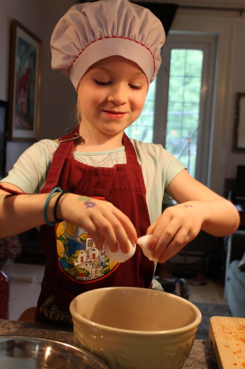 Nellie casse les oeufs