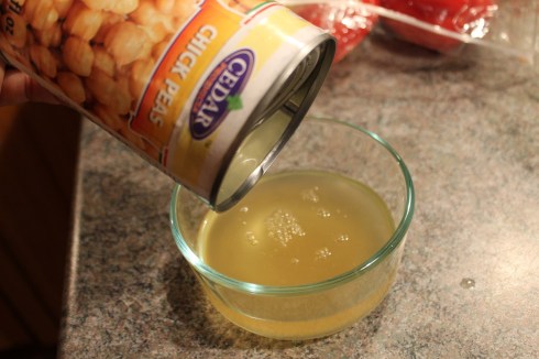 Jus de conserve pois chiches - crème fouettée Hungry Rachel