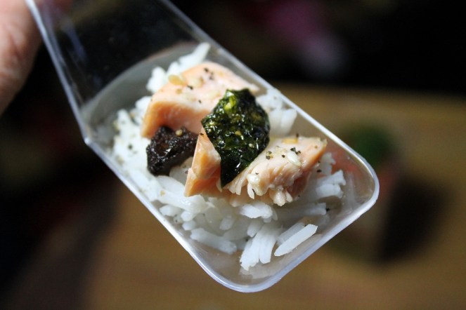 Saumon laqué érable riz tapenade d'olive et nori - Hungry Rachel