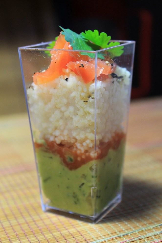 Verrine guacamole salsa couscous saumon fumé coriandre - Hungry Rachel