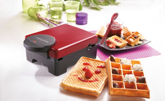 LAGRANGE-WaffleMakerBalance-LGWMT1000-1100-1110RR-AmbientPhoto