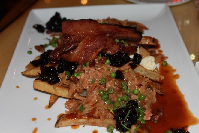 LaPoutineWeekQuébec-LaBûche-HungryRachel