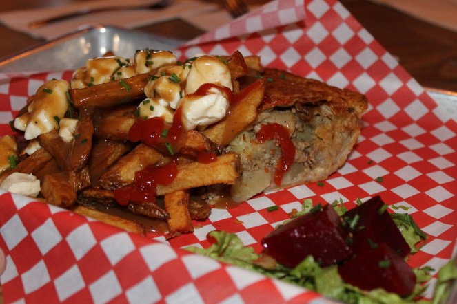LaPoutineWeekQuébec-TaverneGrandeAllee-HungryRachel