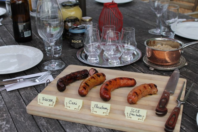 Dégustation de saucisses BBQ et bières - saucisses et accompagnements - Hungry Rachel